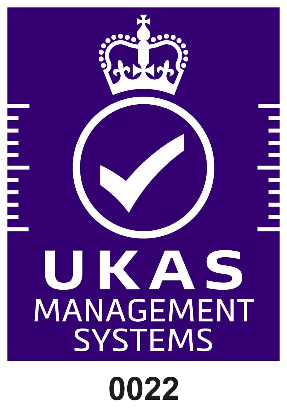 Símbolo de acreditación Ukas blanco sobre morado sistemas de gestión